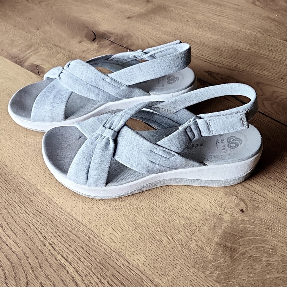 Clark's Cloud Steppers Sandals